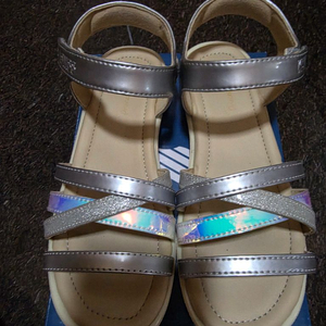 여아 샌들 230 사이즈. K.SWISS 샌들 230. 이미지