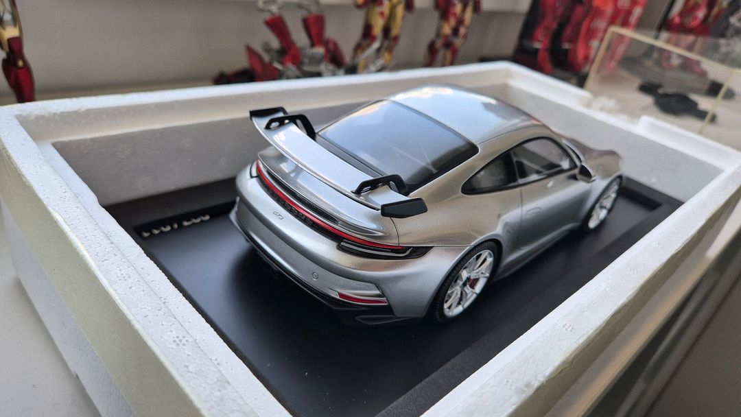 1/18 다이캐스트 미니챔프 992 GT3 실버 한정판 판매합니다 이미지