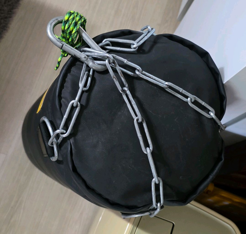 쇼다운 샌드백입니다.높이는 대략 80cm 나오네요. 이미지