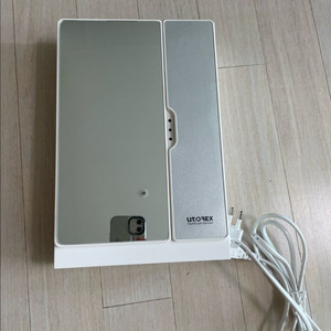 거울 칫솔 살균기 이미지