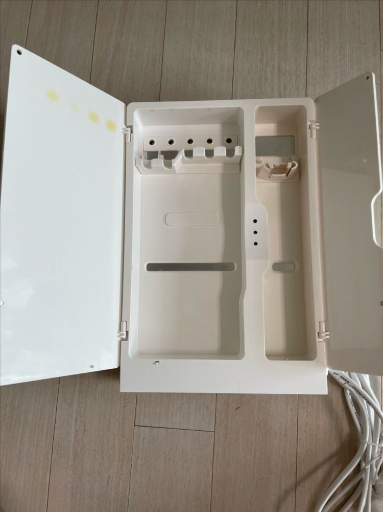 거울 칫솔 살균기 이미지