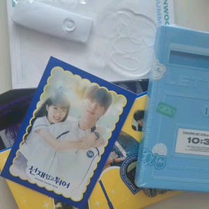 변우석 공식 응원봉 + 미개봉 한정판 포토카드 + 컬렉션 굿즈앨범 +선업튀굿즈 일괄 이미지
