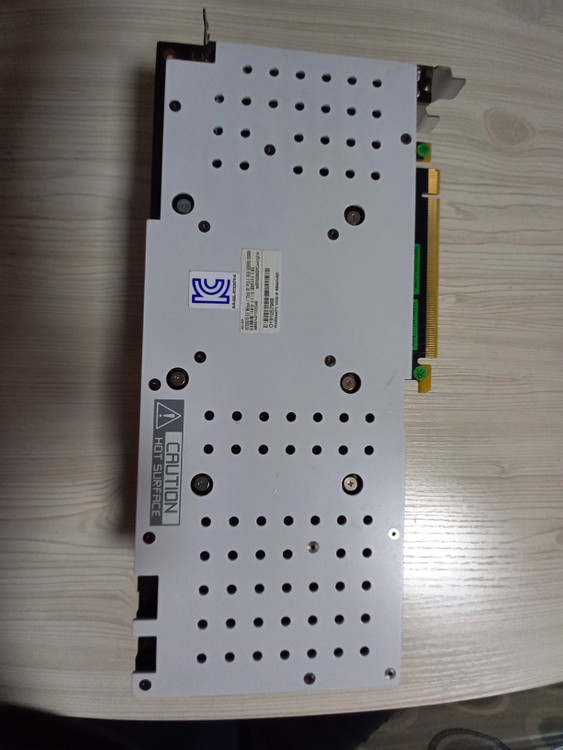 RTX 4060 Ti 8GB, 2070 8GB 와 각종 PC 부품 이미지