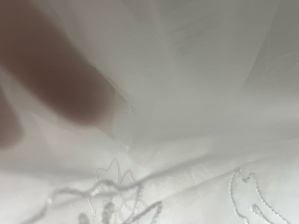 화이트 쉬폰 자수 커튼 이미지