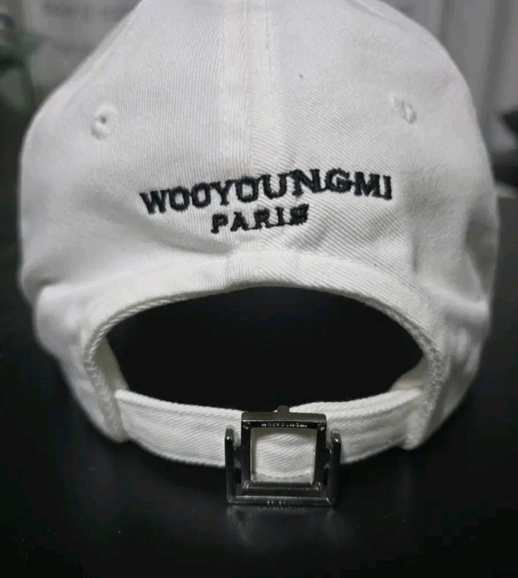 우영미 볼캡 이미지