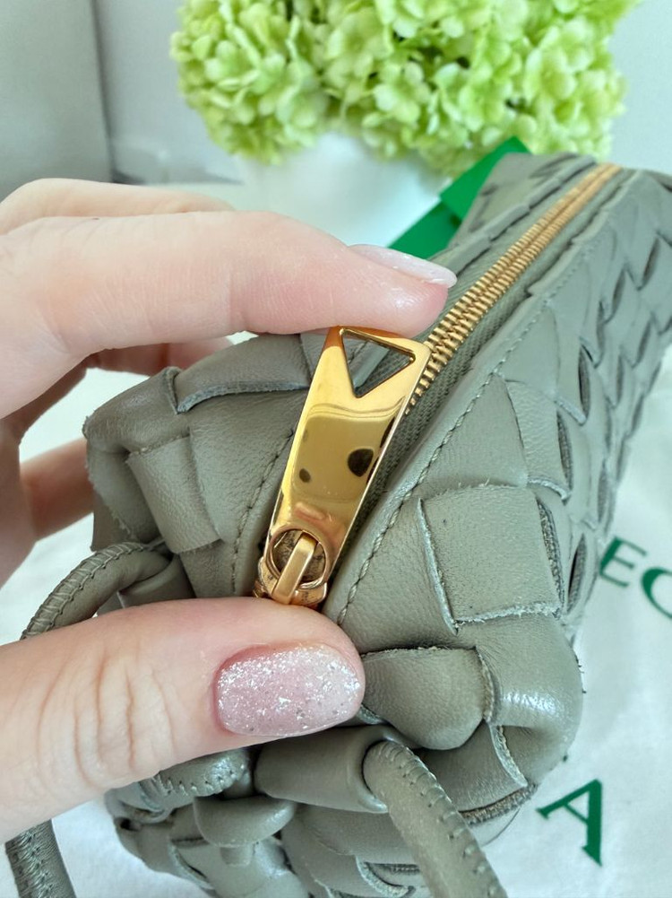 정품 보테가베네타 미니 루프 카메라 백 말차색 이미지