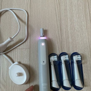 오랄비 전동칫솔 io3 이미지