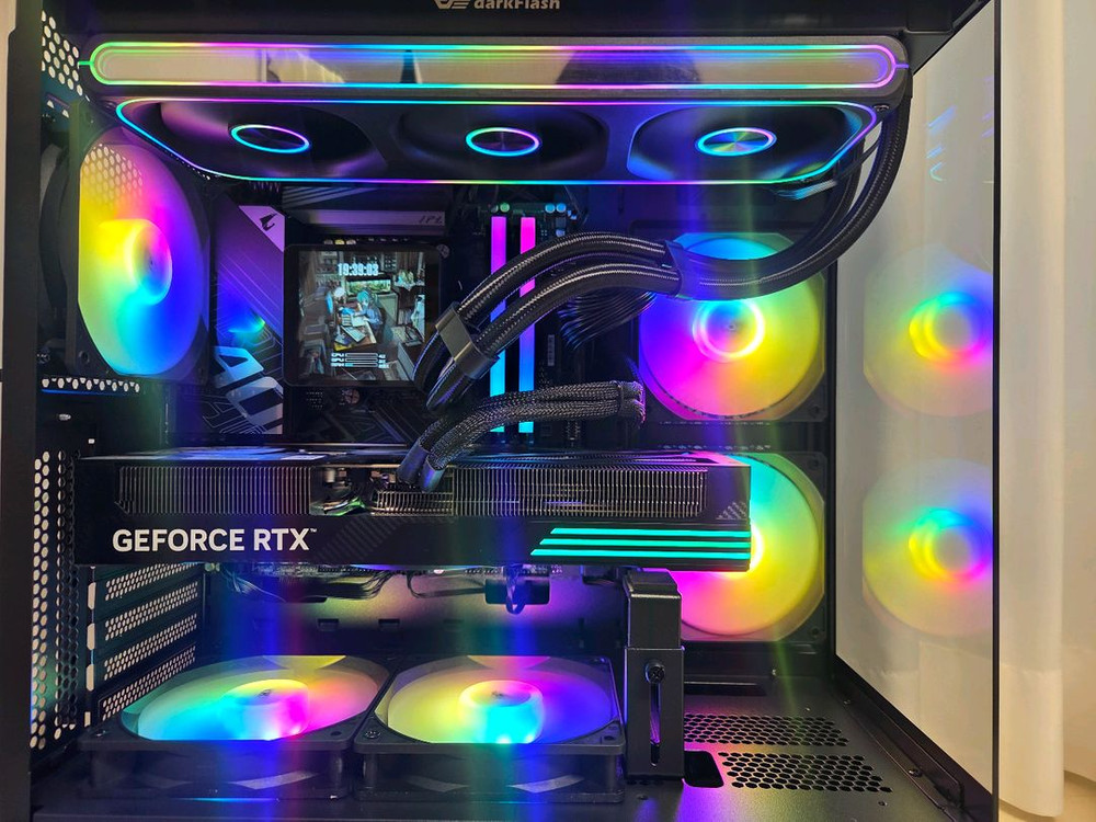 9800x3d, b850m wifi, rtx 5070ti 갤럭시 본체 이미지