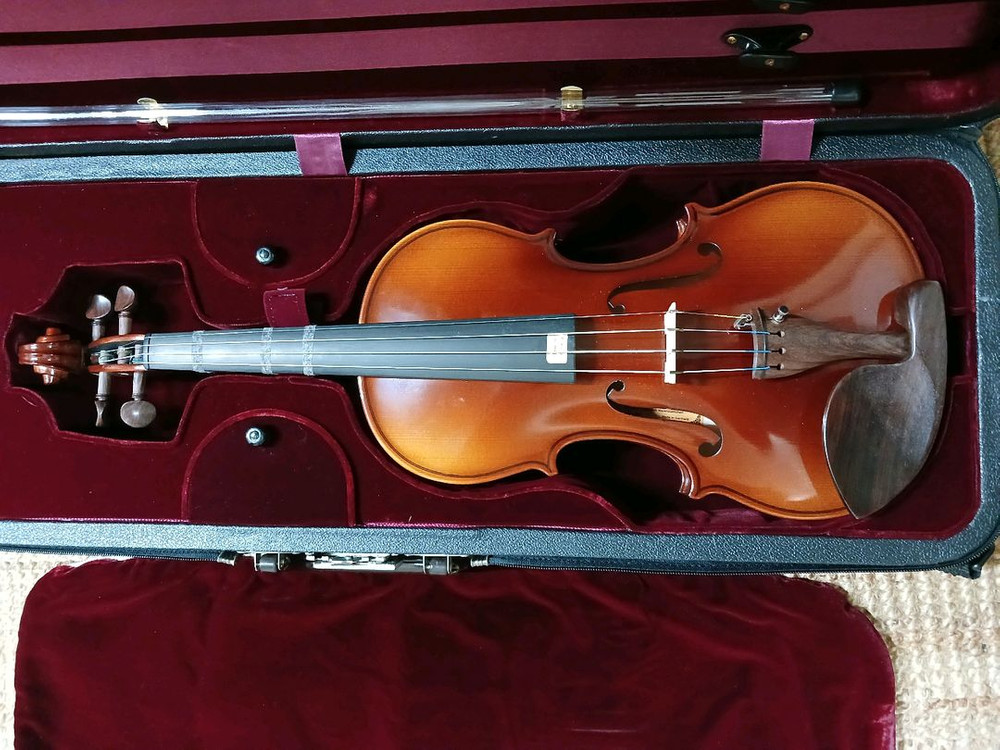 독일 H. LUBNER 350 NO.#200 2004년제작케이스랑 활 모두 포함되어 있는 바이올린풀세트 이미지