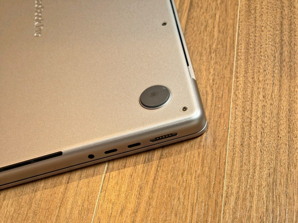 애플 맥북프로 14 인치 M1 8코어 CPU, 14코어 GPU 실버 (램16GB, SSD 512GB) 이미지