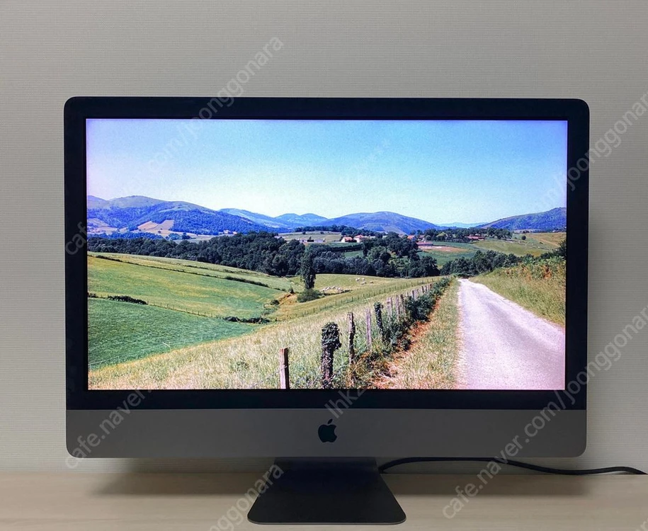 아이맥 프로 iMac Pro 2017 CTO / 10Core 128GB 1TB Vega 64X 16GB 최고사양 이미지