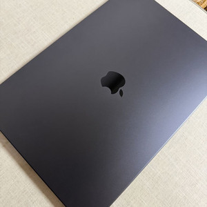 맥북프로 M3 pro 16인치 36램 스페이스블랙 애케플포함 이미지