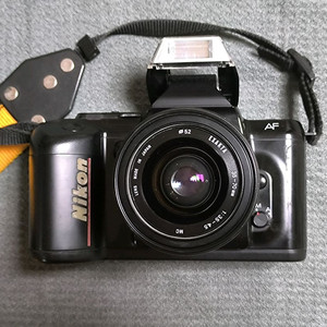 니콘 F401 SLR 카메라, 35-70mm 렌즈 세트 판매합니다. 이미지
