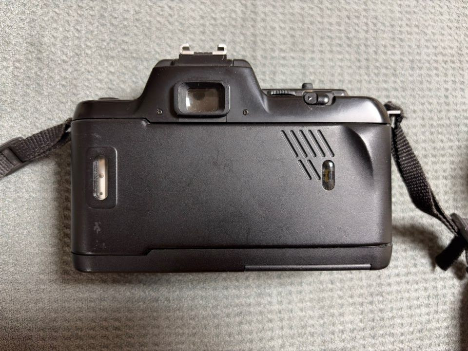 니콘 F401 SLR 카메라, 35-70mm 렌즈 세트 판매합니다. 이미지