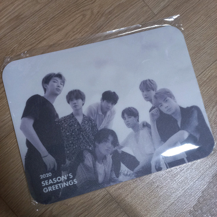 [BTS시그] 방탄 시그 20~22년 3종 일괄(20년 예판 마우스패드+벽걸이달력 3종 포함) 이미지