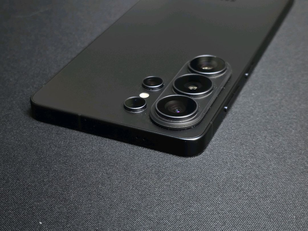 갤럭시 S26울트라 1TB + 16GB 자급제 블랙 이미지