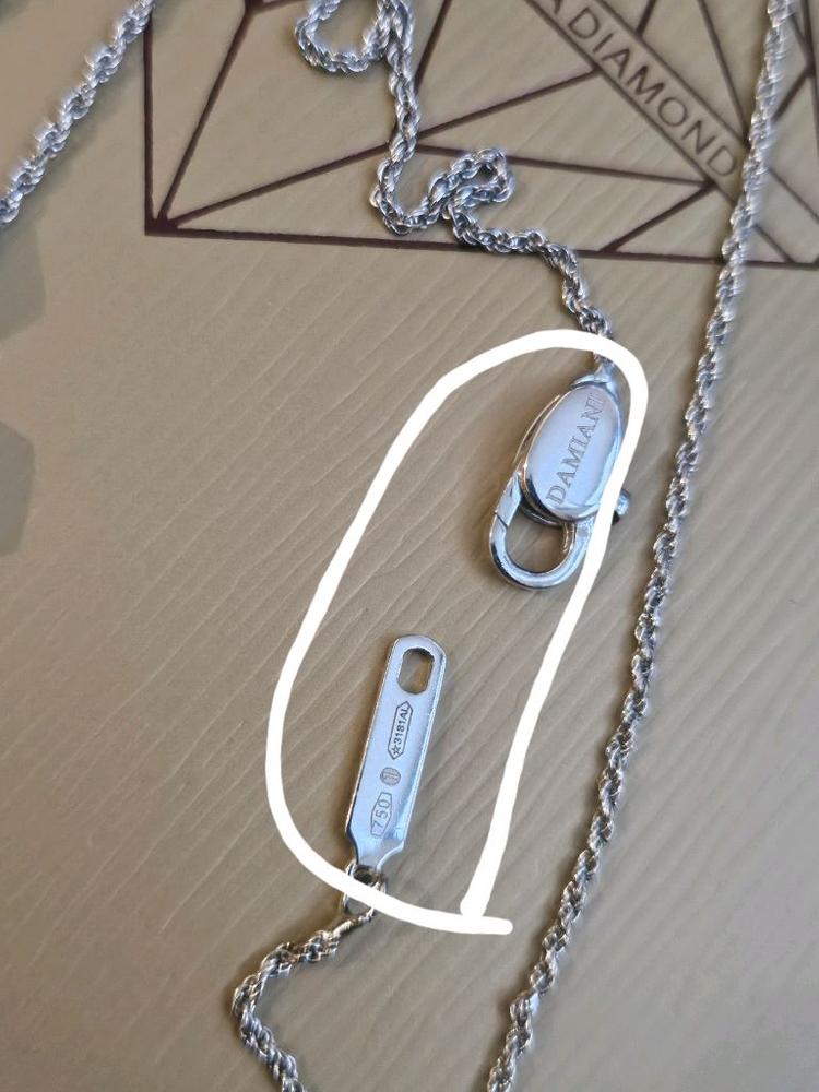 다미아니 크라운 목걸이 이미지