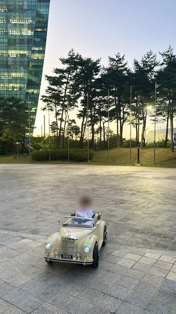 벤츠 300s 클래식 전동카 결혼식화동 돌잔치 대여 / 장기대여가능 이미지
