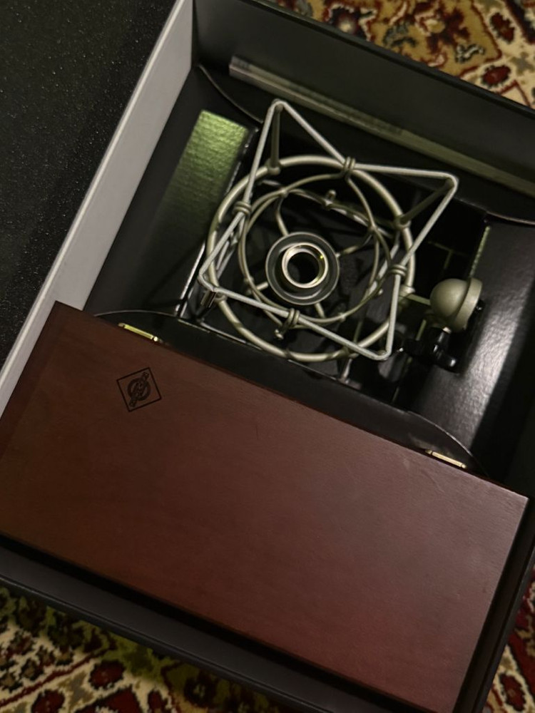 Neumann U87ai 풀박스 18만5천번대 이미지