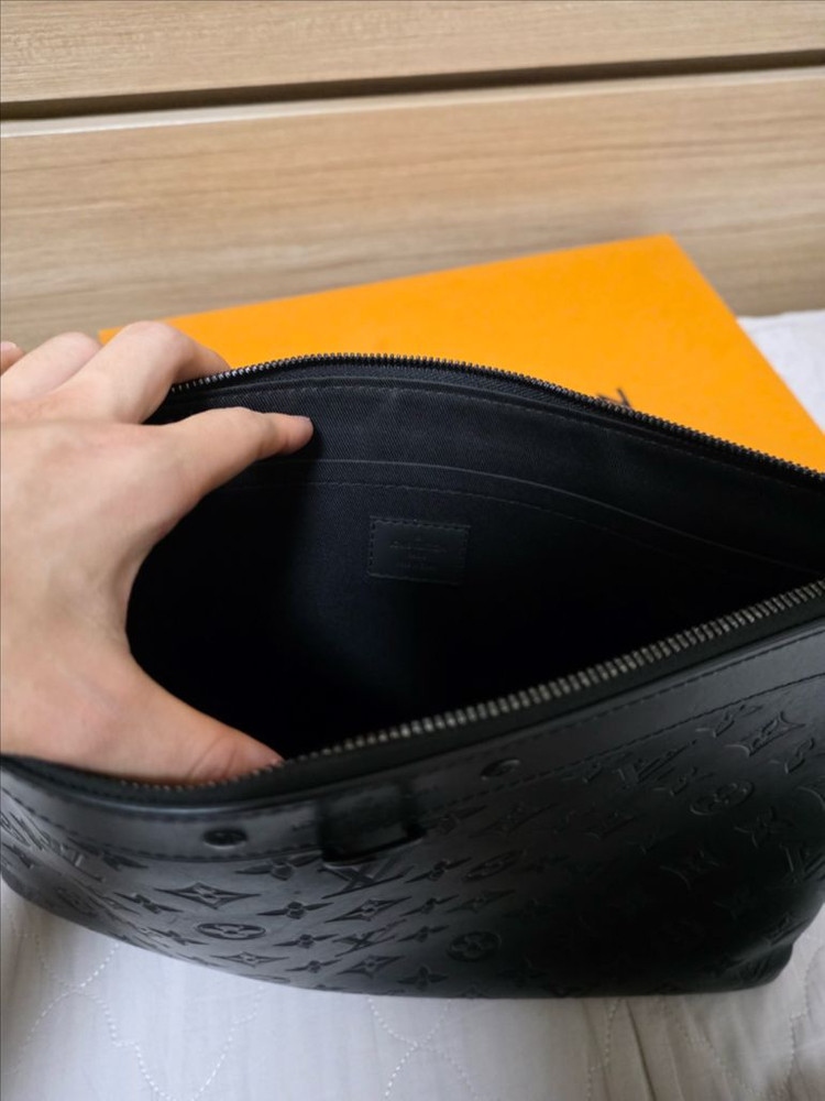 루이비통 쉐도우 포쉐트 모노그램 클러치 블랙 이미지