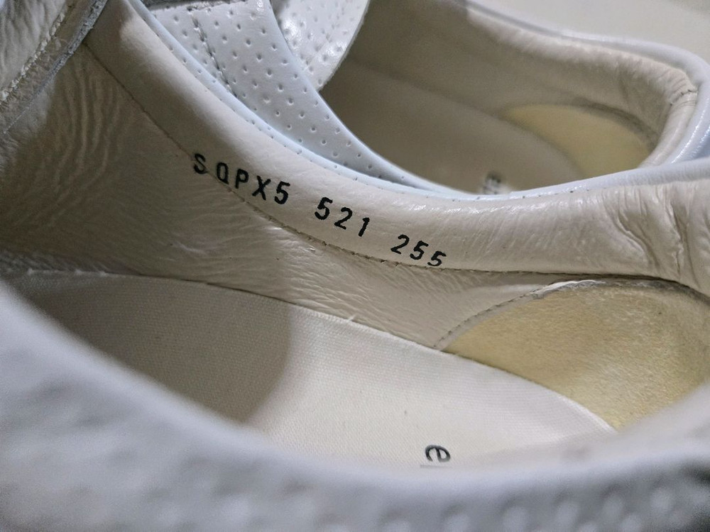 에피그램 화이트 스니커즈 250 사이즈 이미지