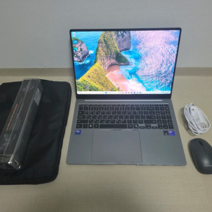 삼성 갤럭시북5프로 16인치 최고사양 새상품급 노트북(울7 258v,32gb램,1tb) 이미지