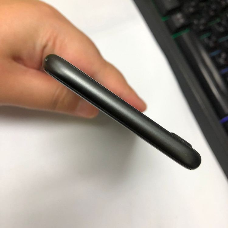 아이폰8 256GB 블랙 카메라무음 중고폰 배터리100% 인스타 사진폰 204144 이미지