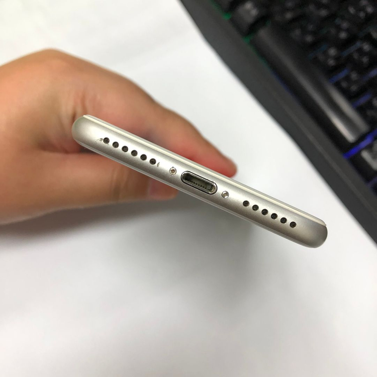 아이폰8 64GB 실버 A급 중고폰 배터리100% 인스타 사진폰 213444 이미지