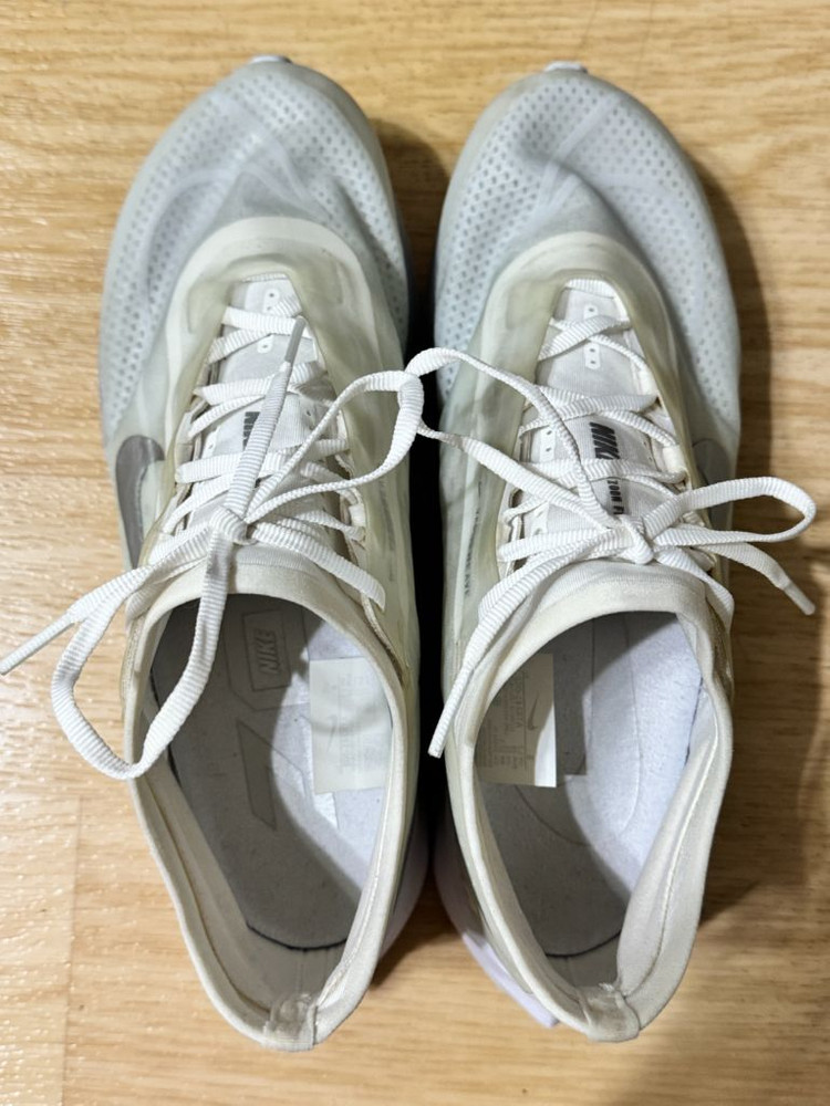 나이키 줌 플라이 3 메탈릭 실버 이미지