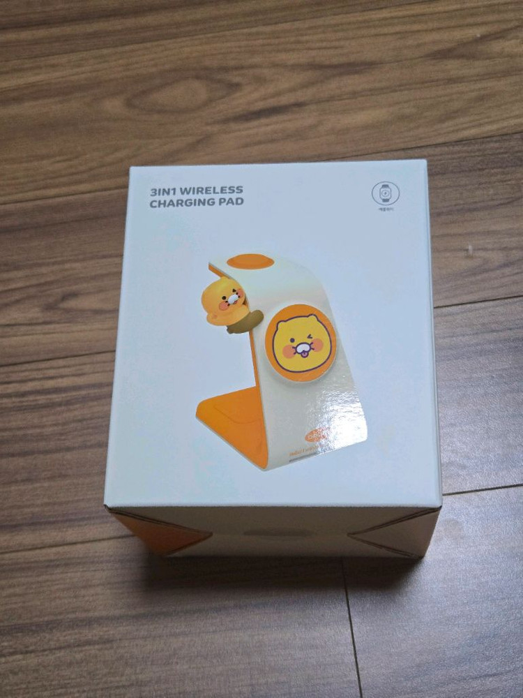 카카오프렌즈 하이춘식 3in1 맥세이프 무선충전기 팝니다. 이미지