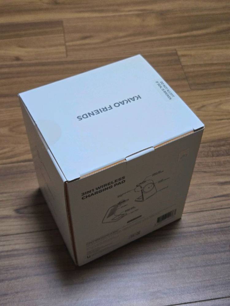 카카오프렌즈 하이춘식 3in1 맥세이프 무선충전기 팝니다. 이미지
