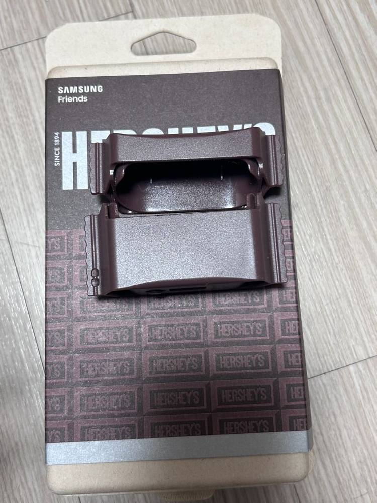 버즈3 버즈3프로 허쉬 케이스 키세스 케이스 이미지
