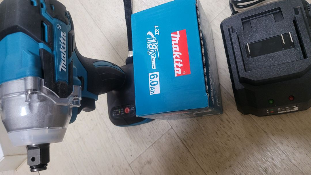 마끼타 oem 임팩드릴 임팩렌치 18V 팝니다 이미지