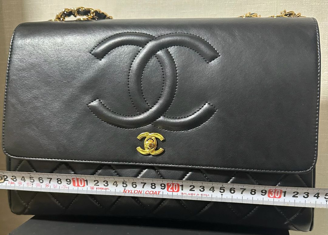 샤넬 클래식 빅 CC 로고 스티치 플랩백 램스킨 금장 가방 이미지