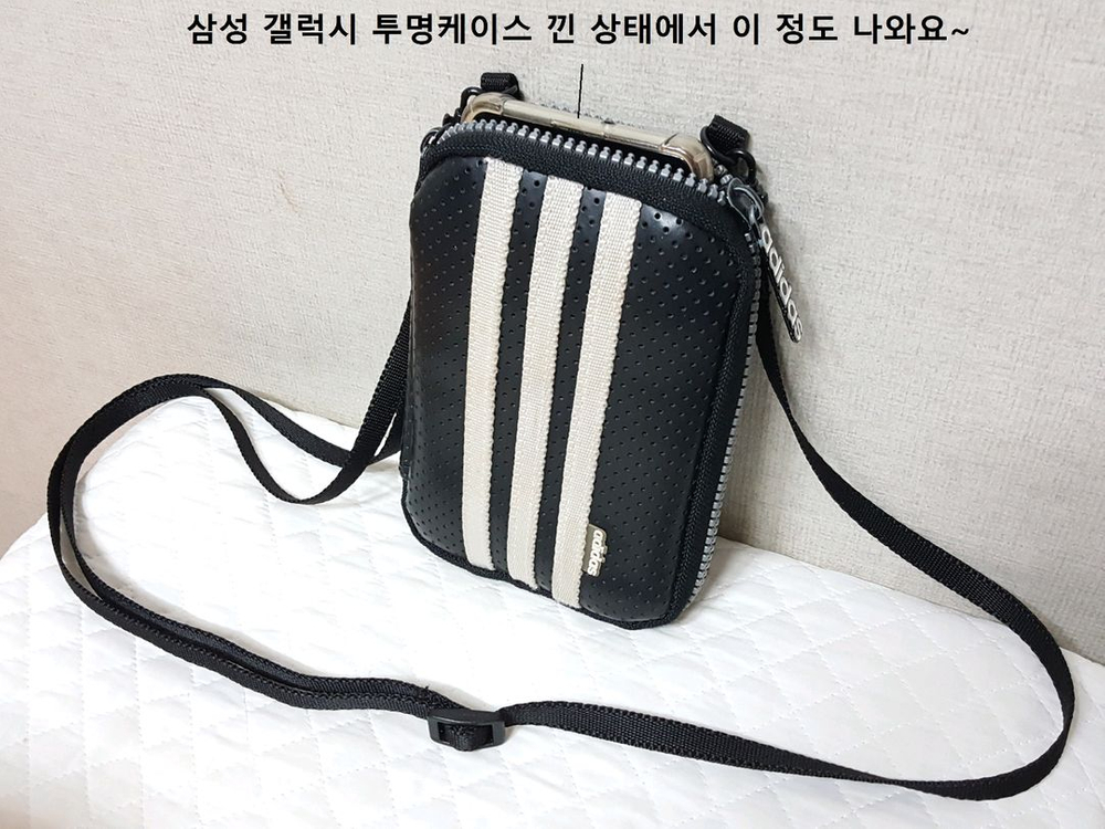 아디다스 펀칭 인조가죽 미니 크로스백/여권가방/지갑겸용 상태좋음 이미지