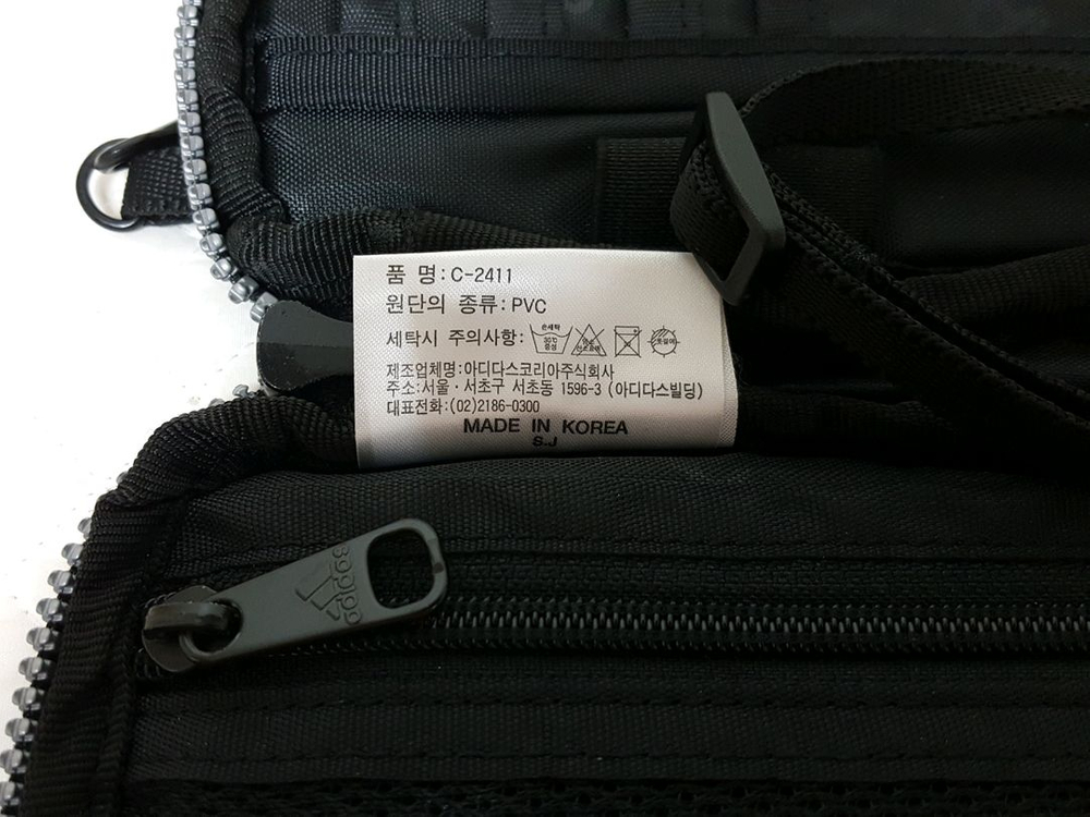 아디다스 펀칭 인조가죽 미니 크로스백/여권가방/지갑겸용 상태좋음 이미지
