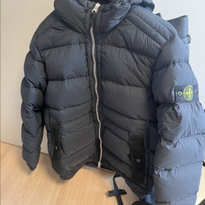 스톤아일랜드 25fw 심리스터널 tc나일론 다운 후드패딩 이미지
