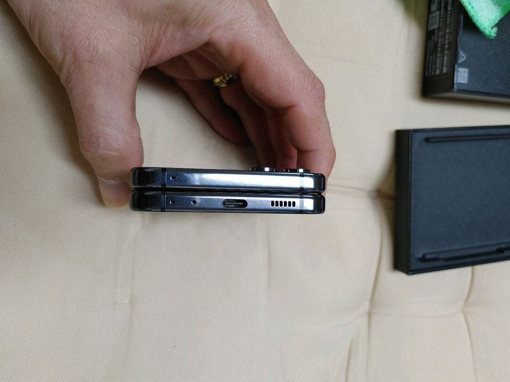 자급제 A급 ㅡ 갤럭시 Z플립5 256GB + 새케이스 이미지