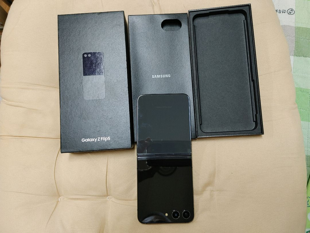 자급제 A급 ㅡ 갤럭시 Z플립5 256GB + 새케이스 이미지