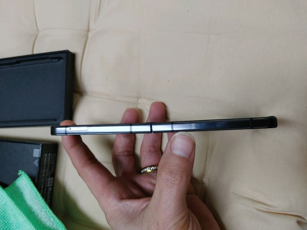 자급제 A급 ㅡ 갤럭시 Z플립5 256GB + 새케이스 이미지