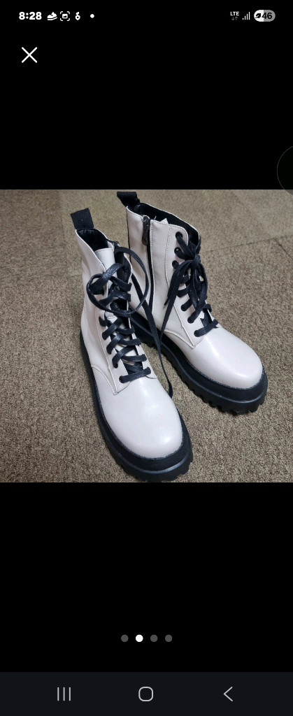 화이트 레더 부츠 250 이미지