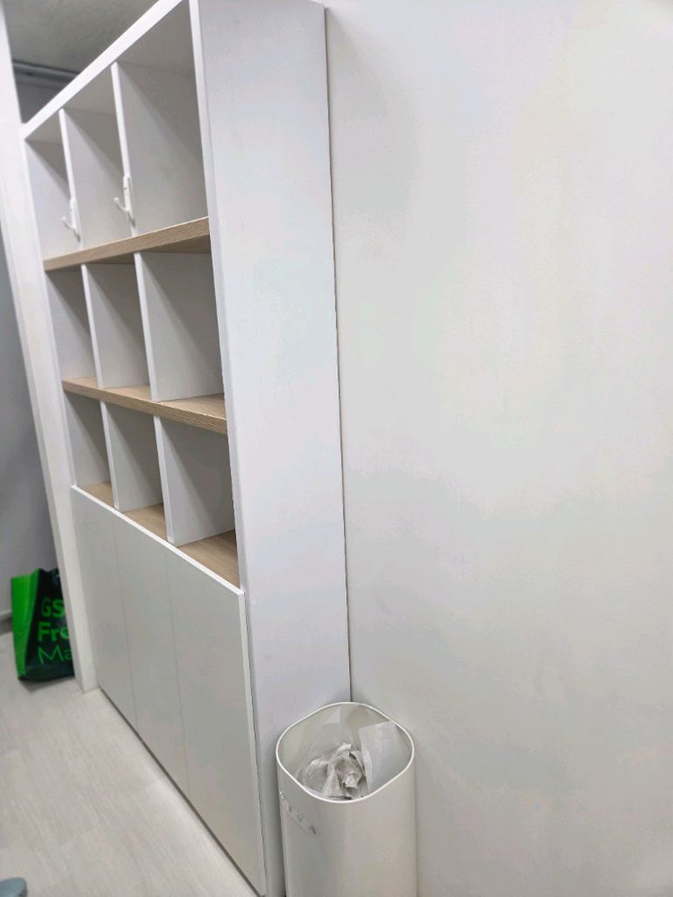 깔끔한 화이트 수납장 팝니다 이미지