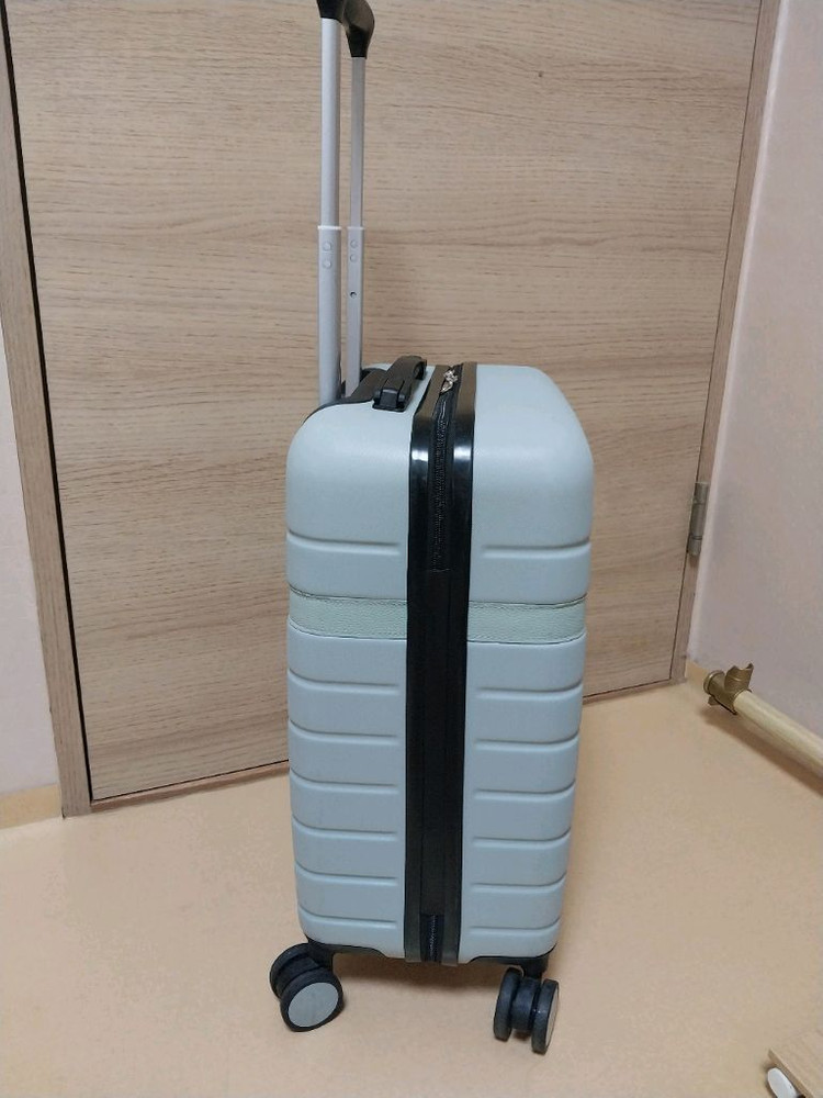 부가티 bugatti 캐리어 (미니백, 자물쇠) 이미지