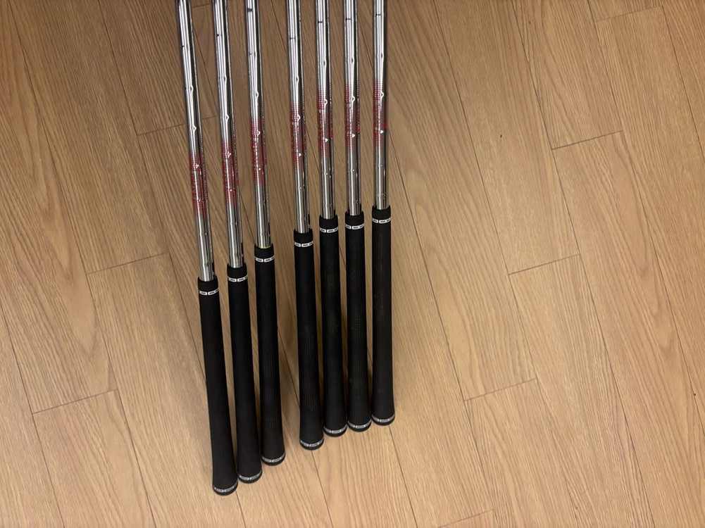타이틀리스트 T200 3세대 아이언세트 골프채 팝니다. 이미지
