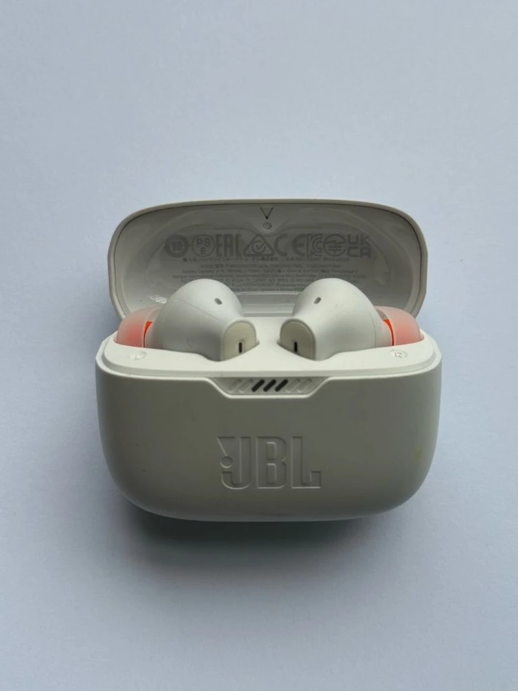 JBL TUNE 230NC 이어폰 이미지