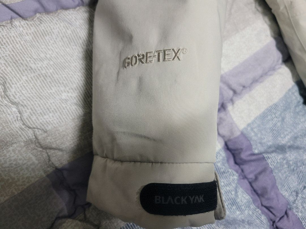블랙야크 구스패딩 이미지