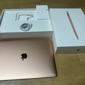 맥북 에어 M1 13인치 16GB / 256GB 이미지