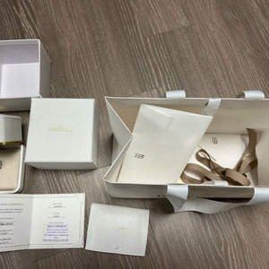부쉐론 콰트로 블랙에디션 스몰 반지 화이트골드 이미지