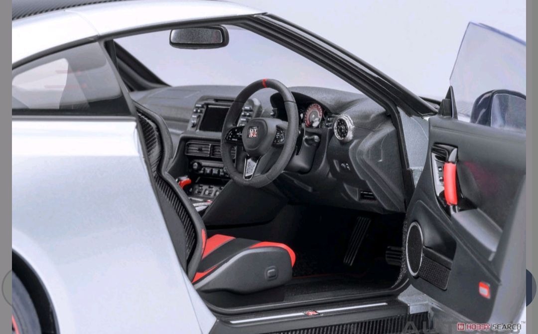 1/18 오토아트 gtr nismo r35 다이캐스트 풀오픈 모델 무하자 판매 합니다 이미지