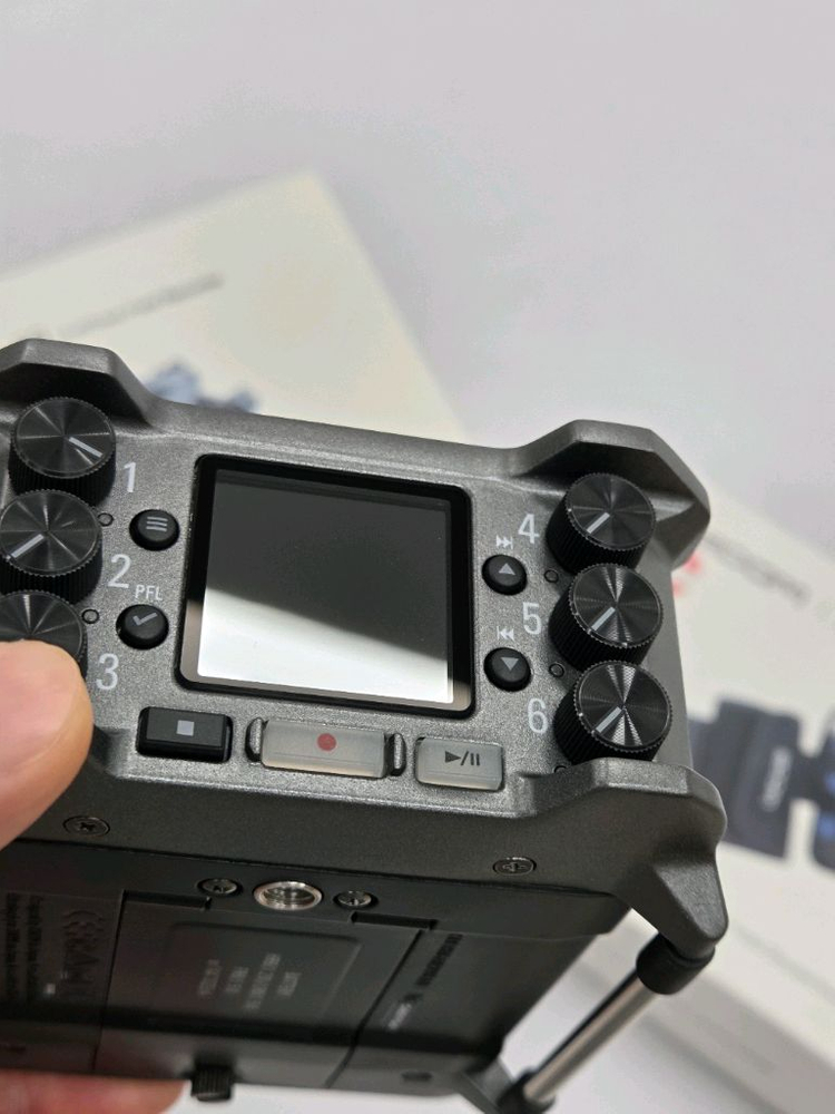 줌 레코더 f6 (zoom f6) 이미지